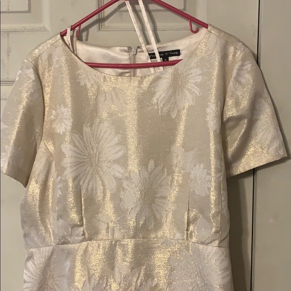 Women’s Dress - Picture 3 of 4